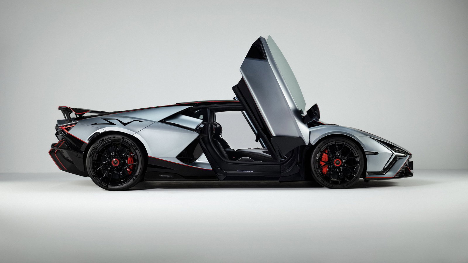 Lamborghini Revuelto SV - side, doors open