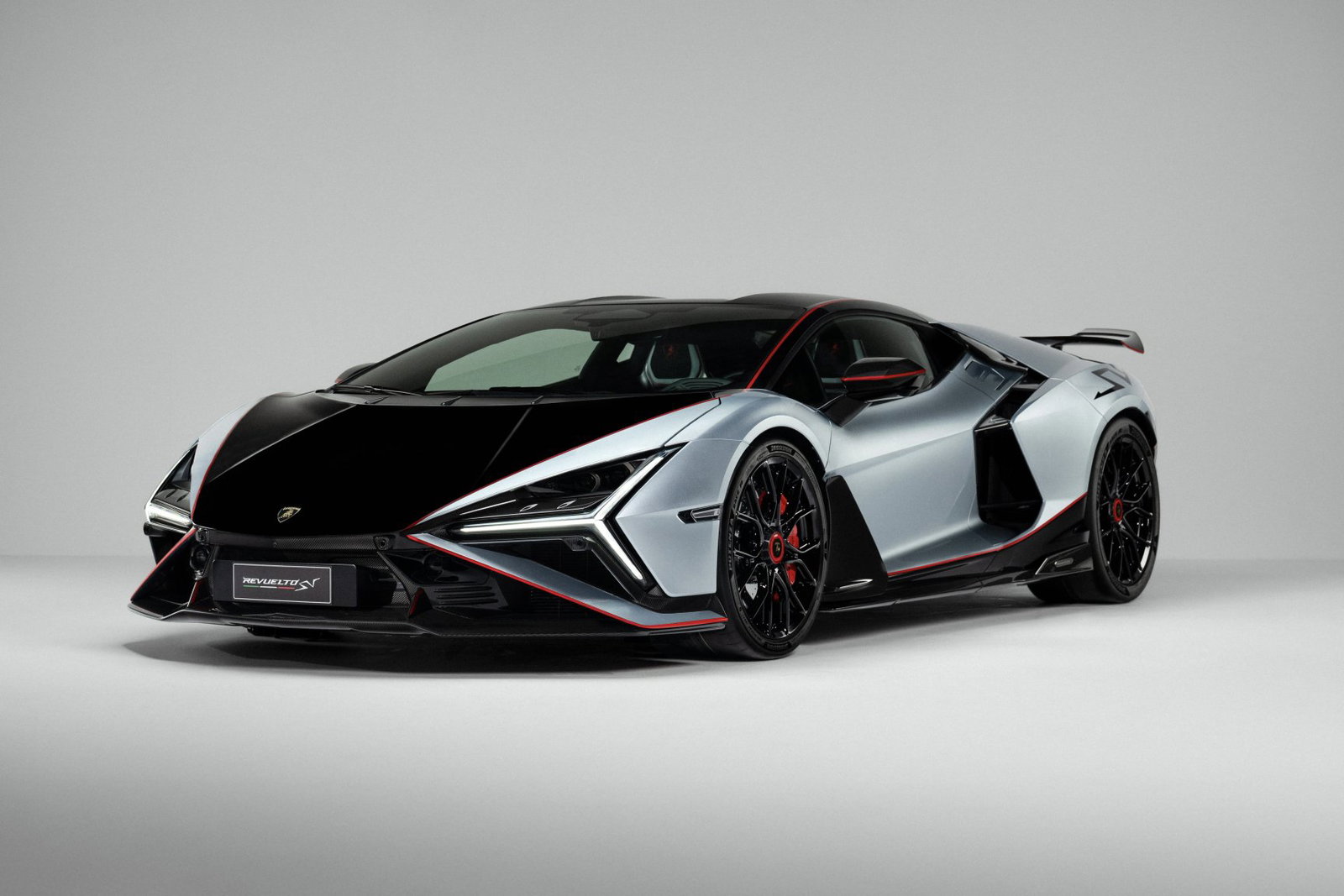 Lamborghini Revuelto SV - front