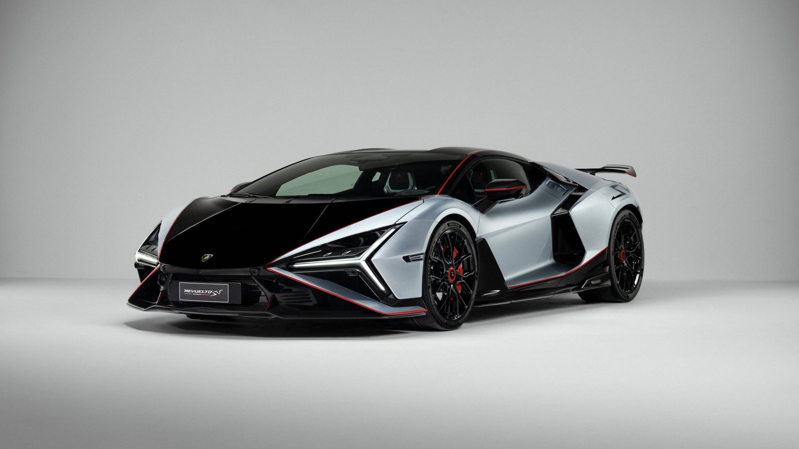 Lamborghini Revuelto SV - front