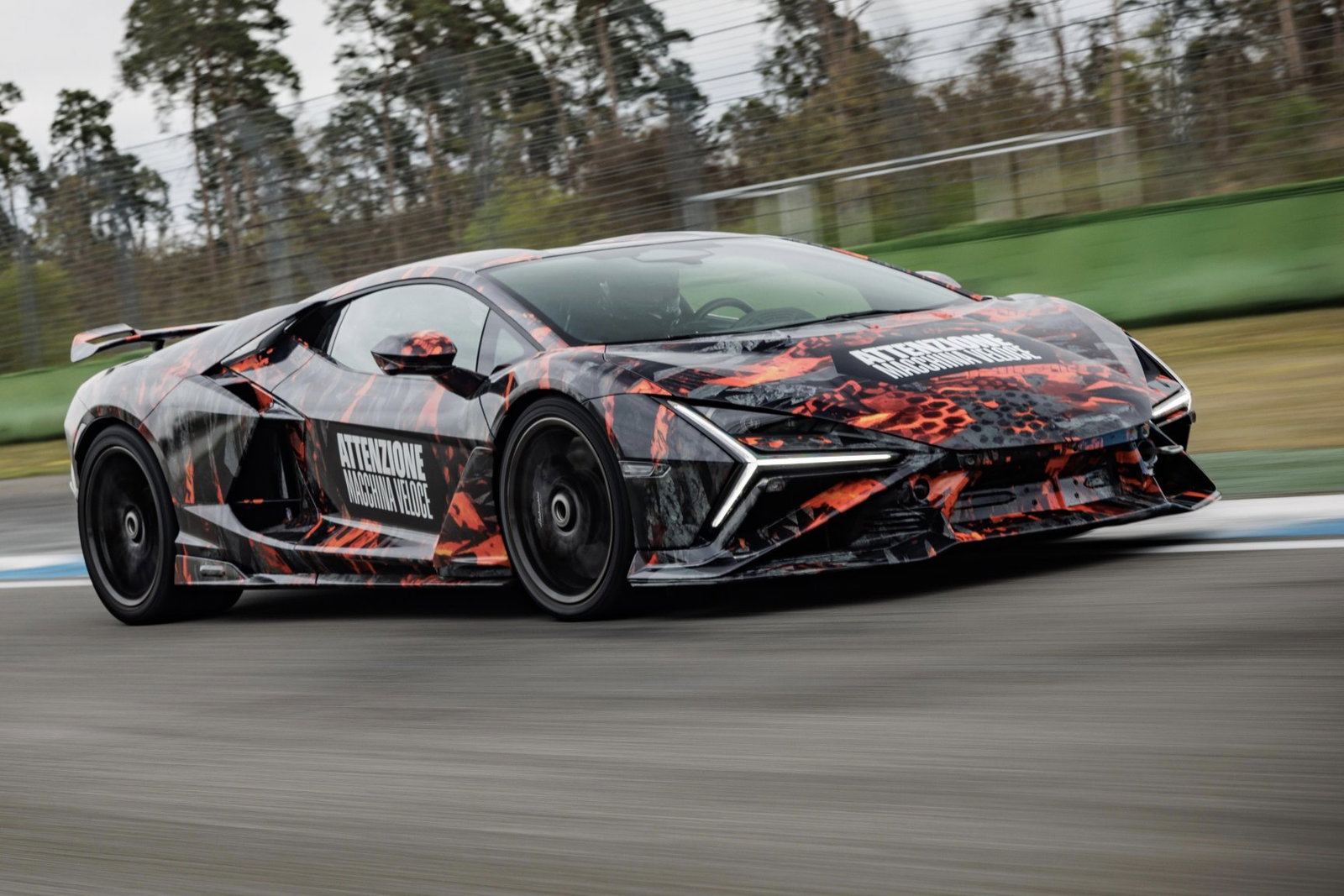 Lamborghini Revuelto SV prototype - front