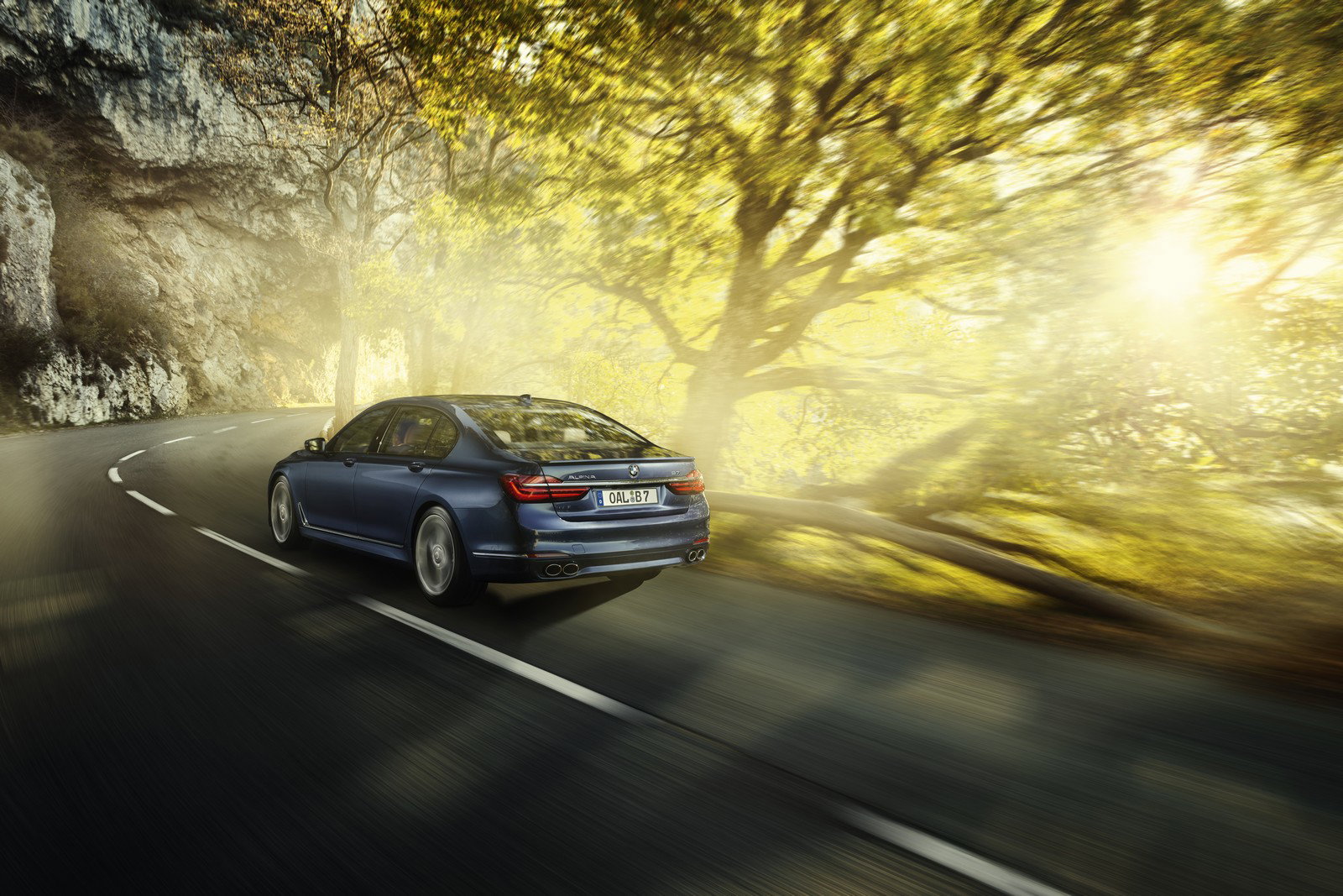 The Alpina B7 Is A Monstrous AWD BMW 7-Series With 600bhp