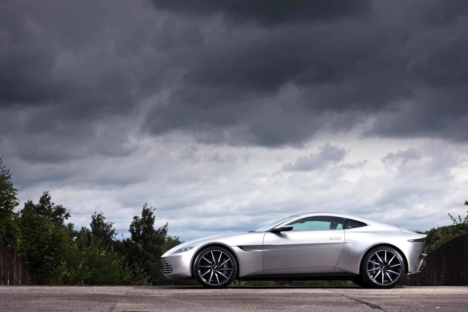 Bond’s Aston Martin DB10 Sold For £2.4 Million, And It’s Not Even Road Legal