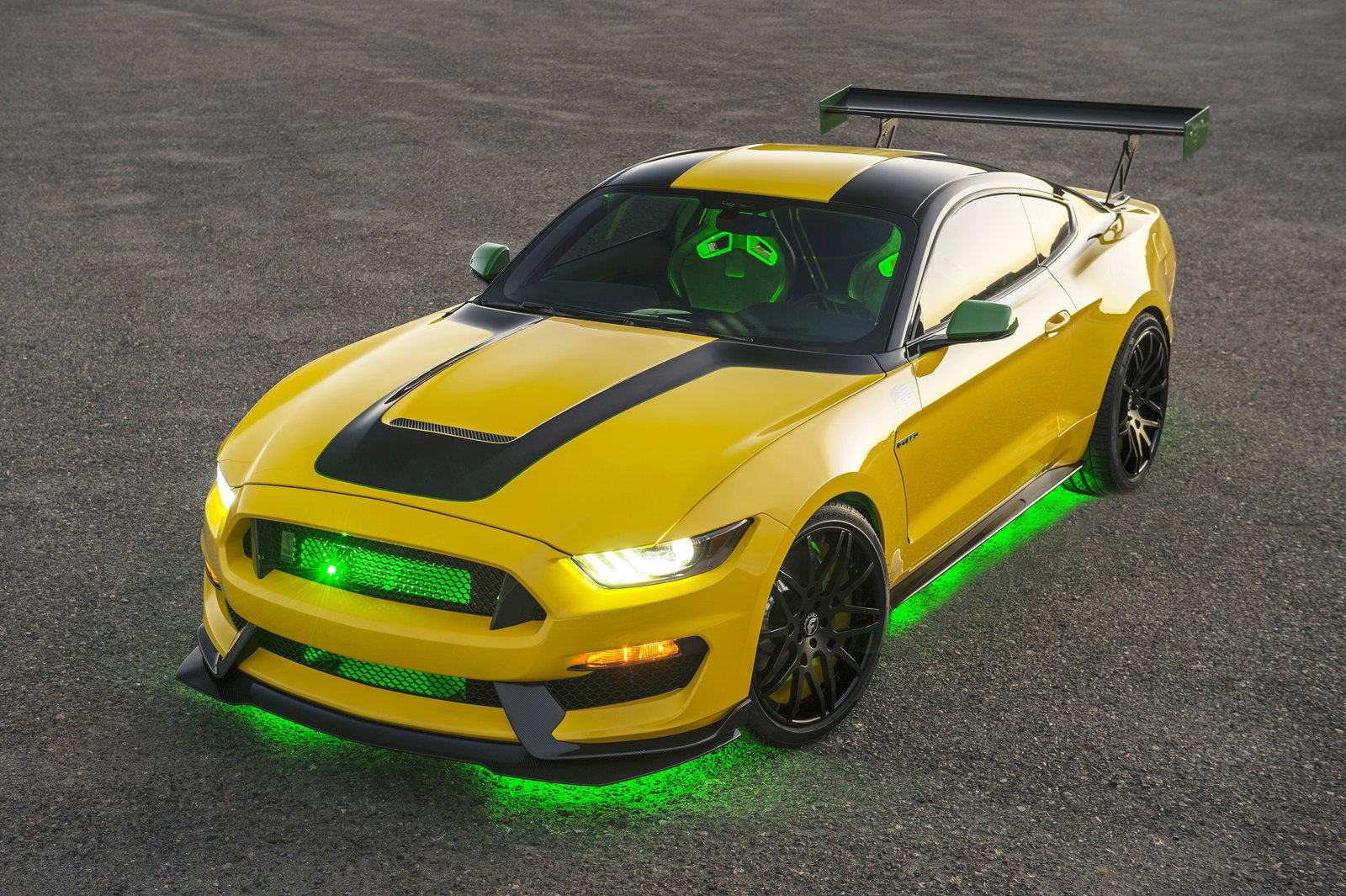 The One-Off 'Ole Yeller' Mustang Is A Very 'Murican Shelby GT350