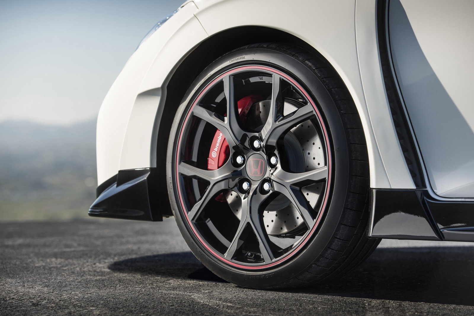 Watch John Hennessey Hit 195mph In His HPE700 Supercharged Ford Mustang GT