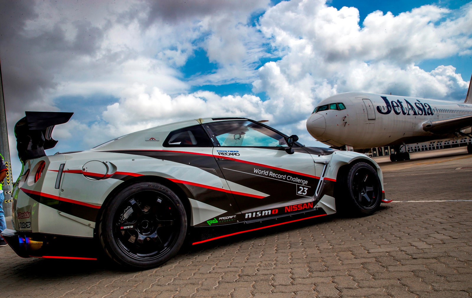 Nissan Has Shattered The World Drifting Record With A 1380bhp GT-R