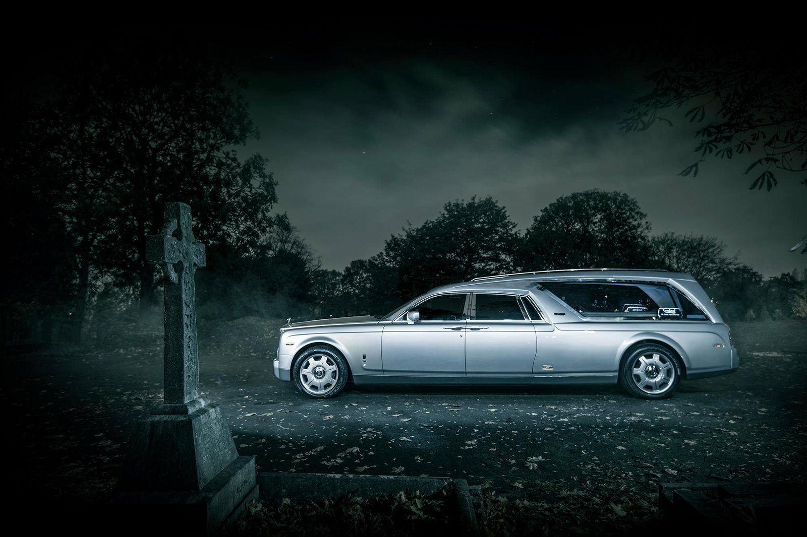 The World's First Rolls-Royce Phantom Hearse Is Equal Parts Spooky And Awesome