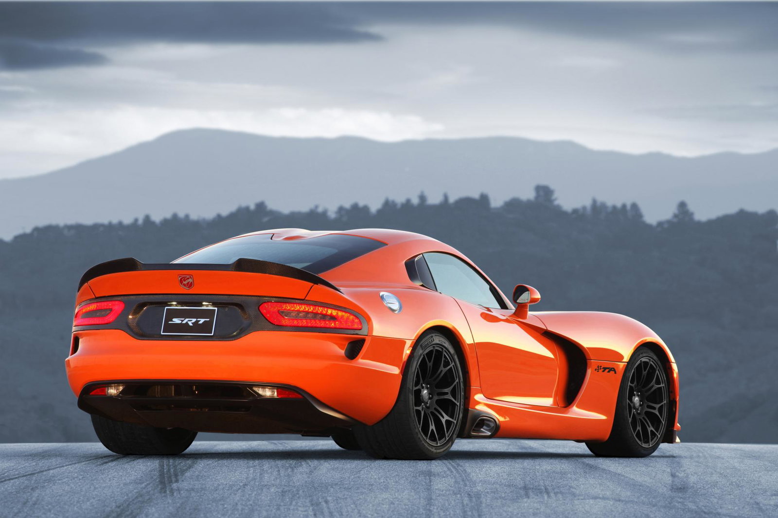 6 Astonishing Dodge Vipers That Make Us Sad The V10 Beast Is Getting Axed