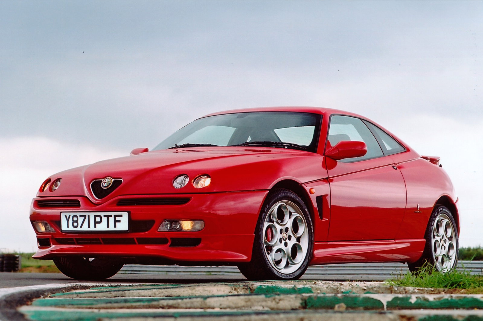 7 Italian Sports Cars You Can Buy For £5000 And Under 