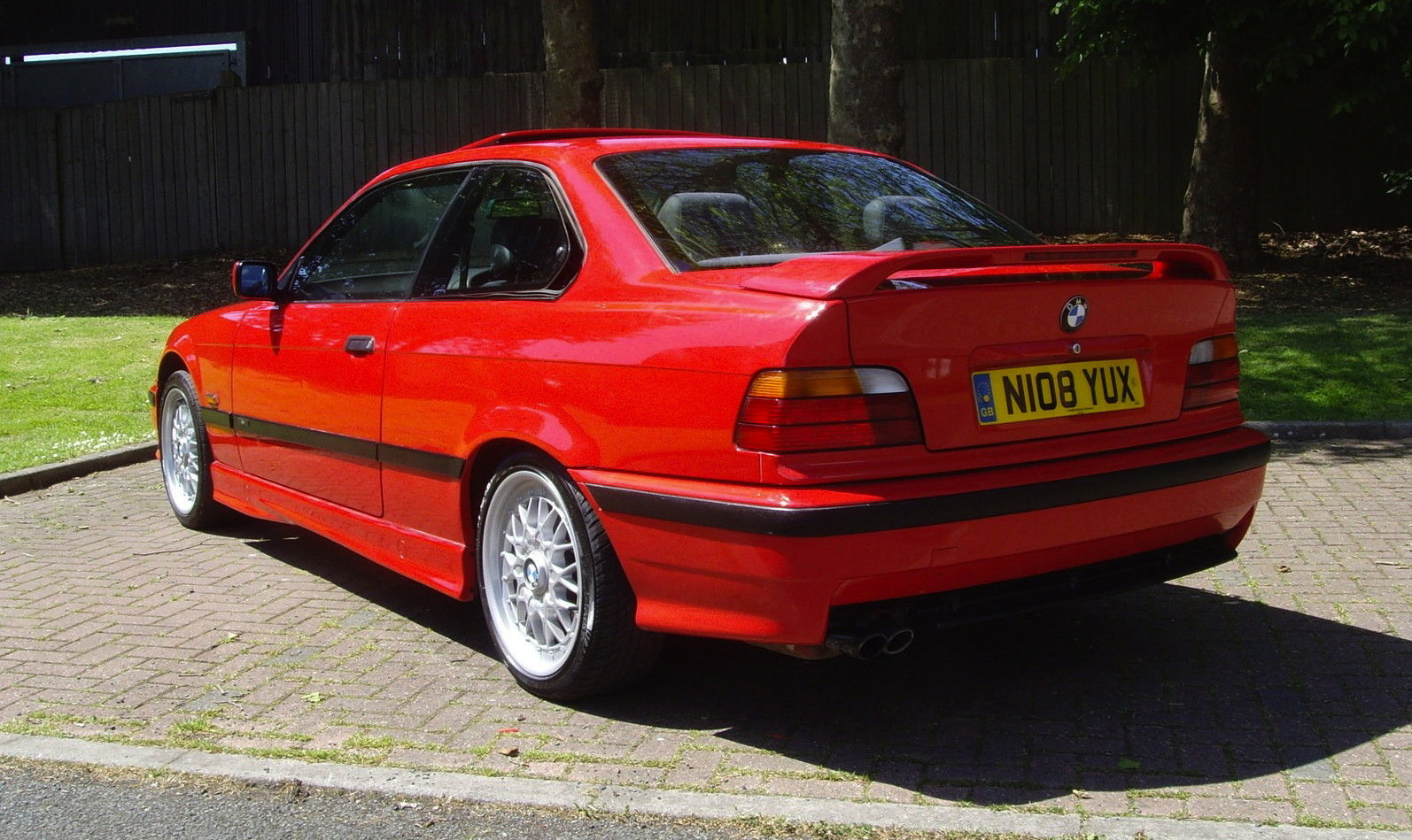 The E36 328i Sport Is The Junior M3 That Every BMW Fanboy Should Try At Least Once