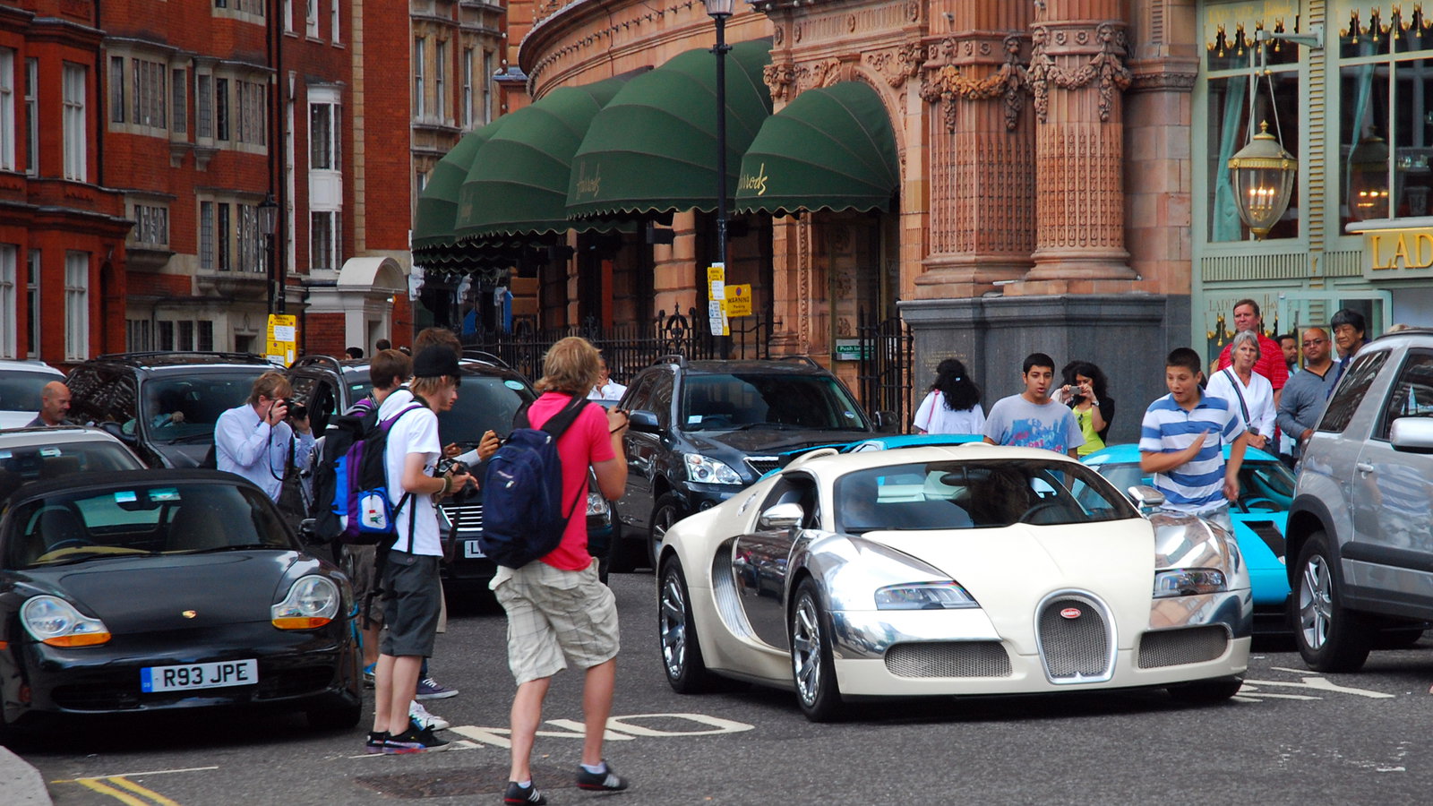 10 Things Petrolheads Do That Infuriate Non-Car Lovers