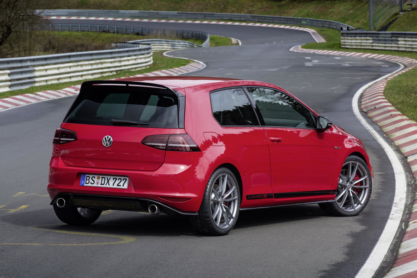 The Two-Seater VW Golf GTI Clubsport S Is Here And It's Clocked An Astonishing 7min 49sec 'Ring Time