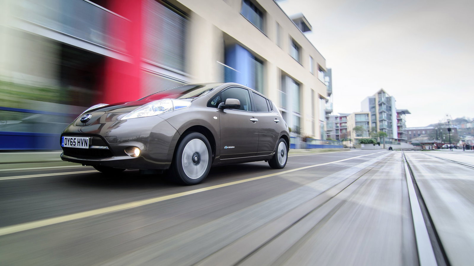Why The Nissan Leaf Will Make You Want To Work Harder To Buy A Tesla