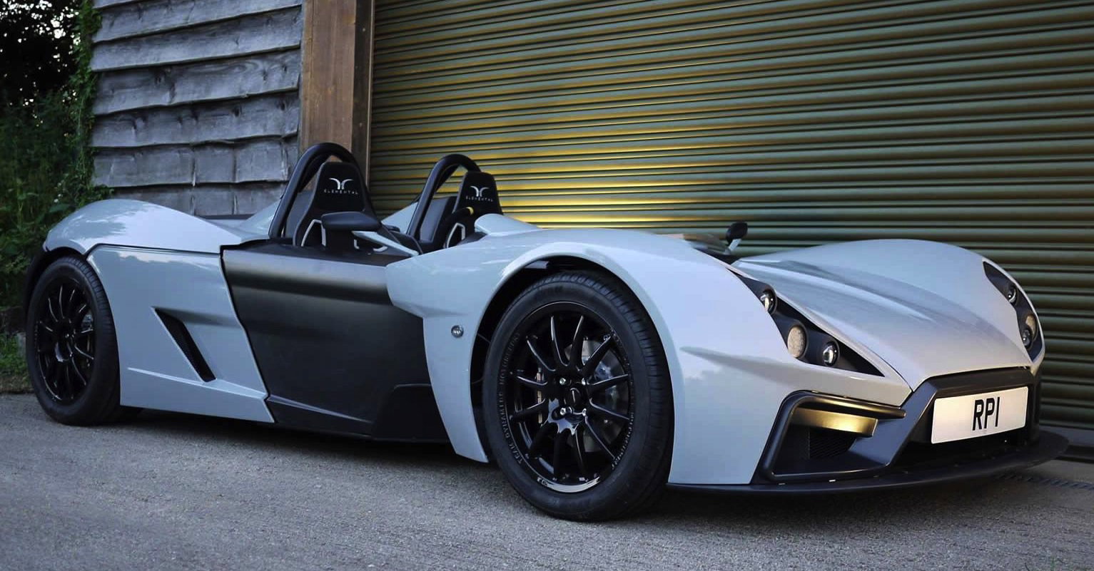 A Lotus F1 Car Blasting Around Canary Wharf Makes Us Lust After A London GP