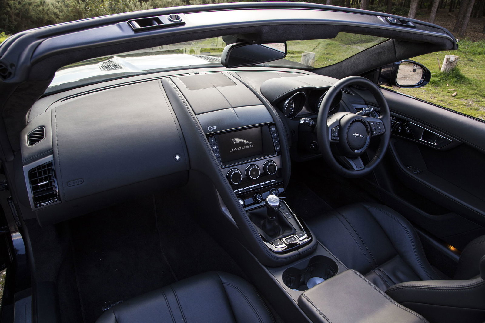 How Jaguar Ruined The F-Type By Fitting A Manual, But Redeemed Itself With The Epic V8 AWD