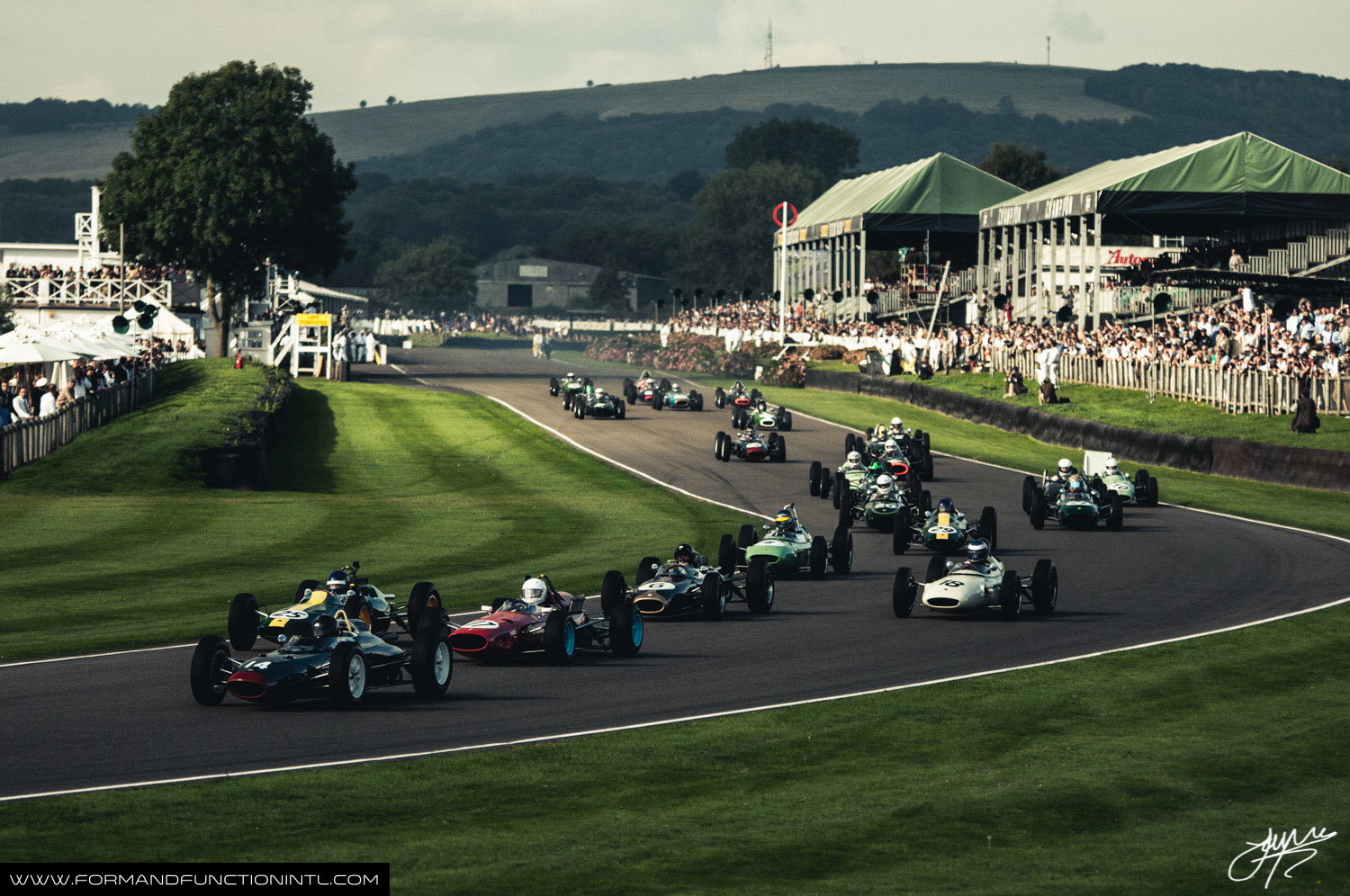 25 Stunning Pictures That Perfectly Capture The Goodwood Revival Spirit 
