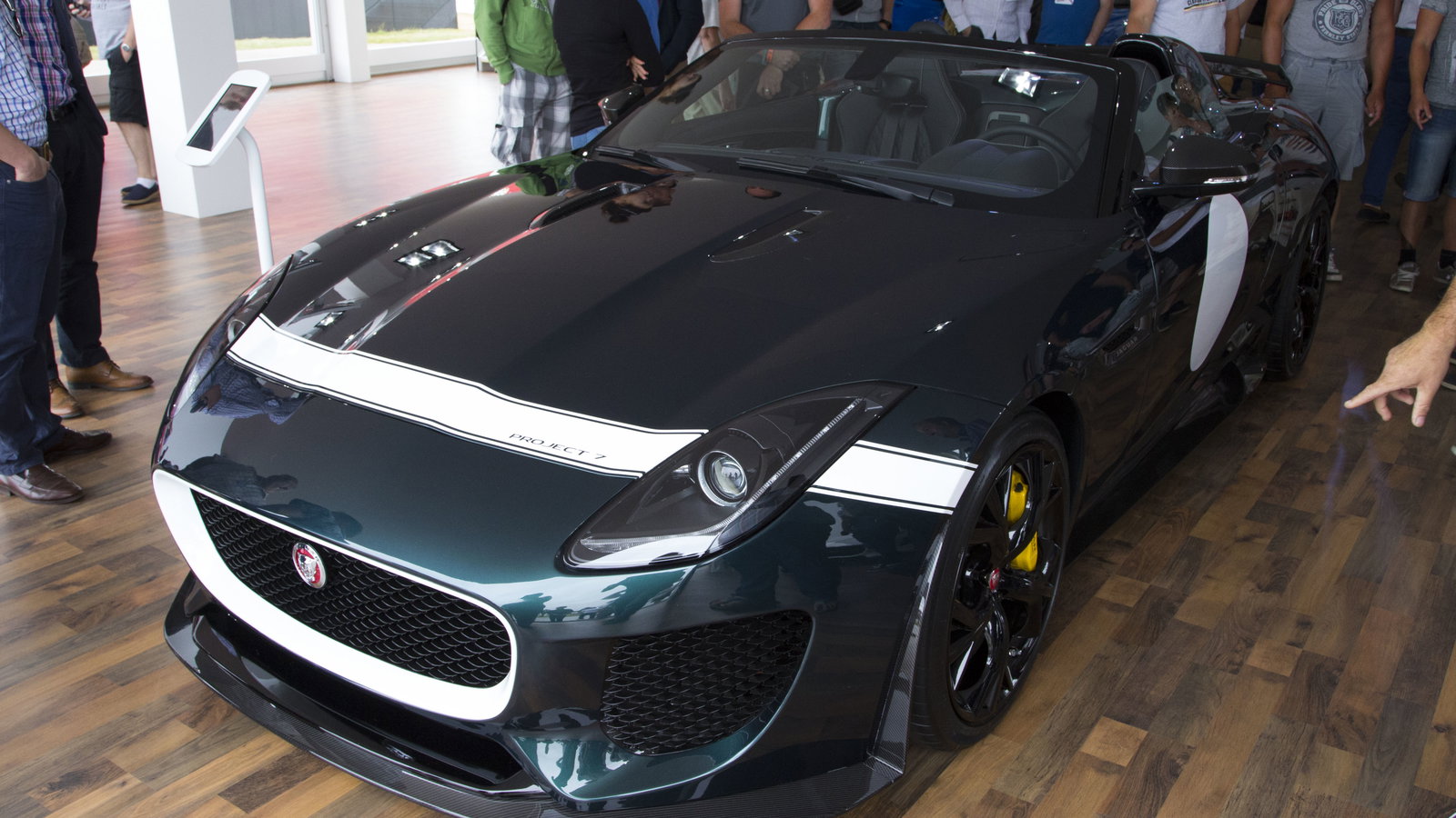 Here Are 7 Awesome Images Of The Stunning Jag F-Type Project 7'