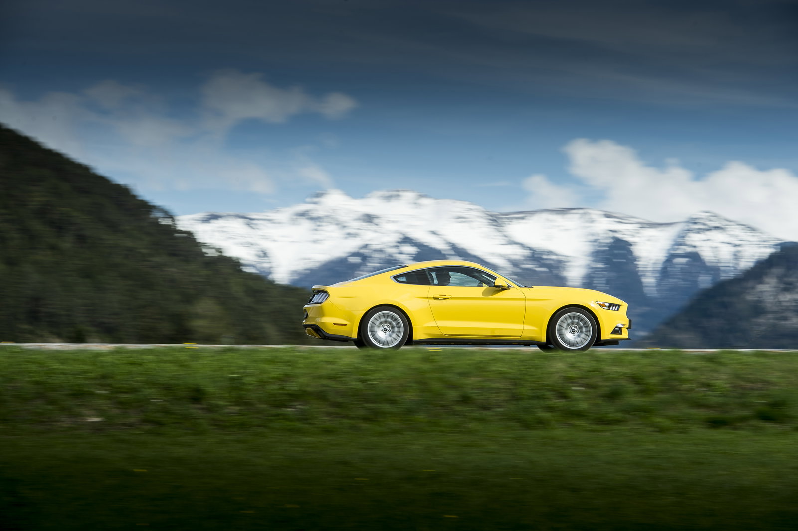 One Wild Day With A V8 Mustang Made Me Fall In Love With Muscle Cars