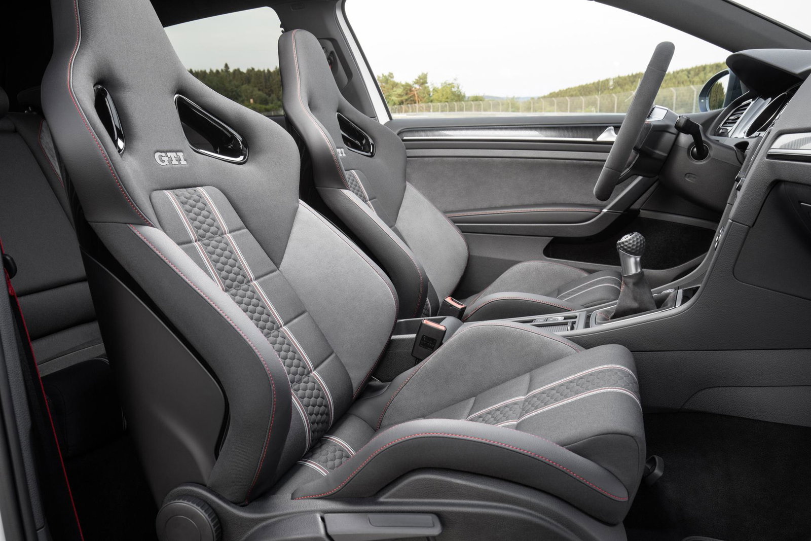 The VW Golf GTI Clubsport Is A 286bhp Birthday Celebration