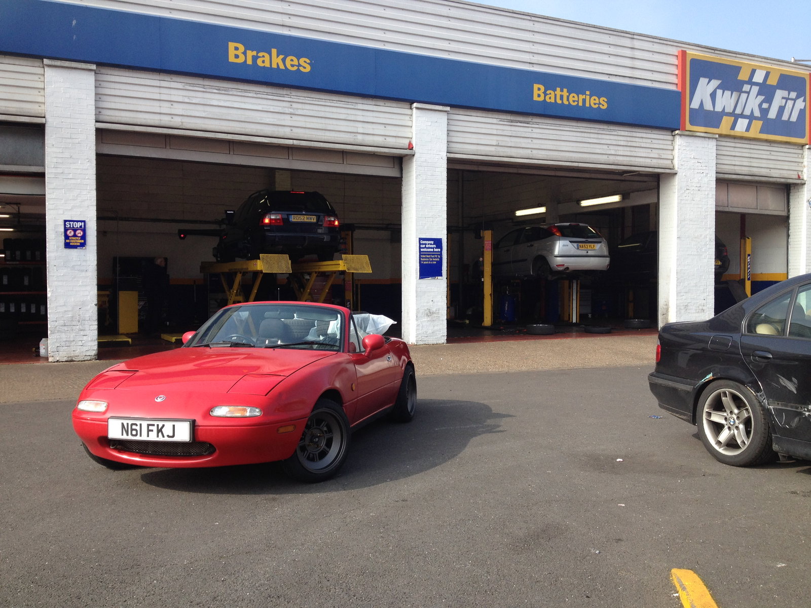 With the new wheels and tyres on, we load up the old set and I'm a happy customer!