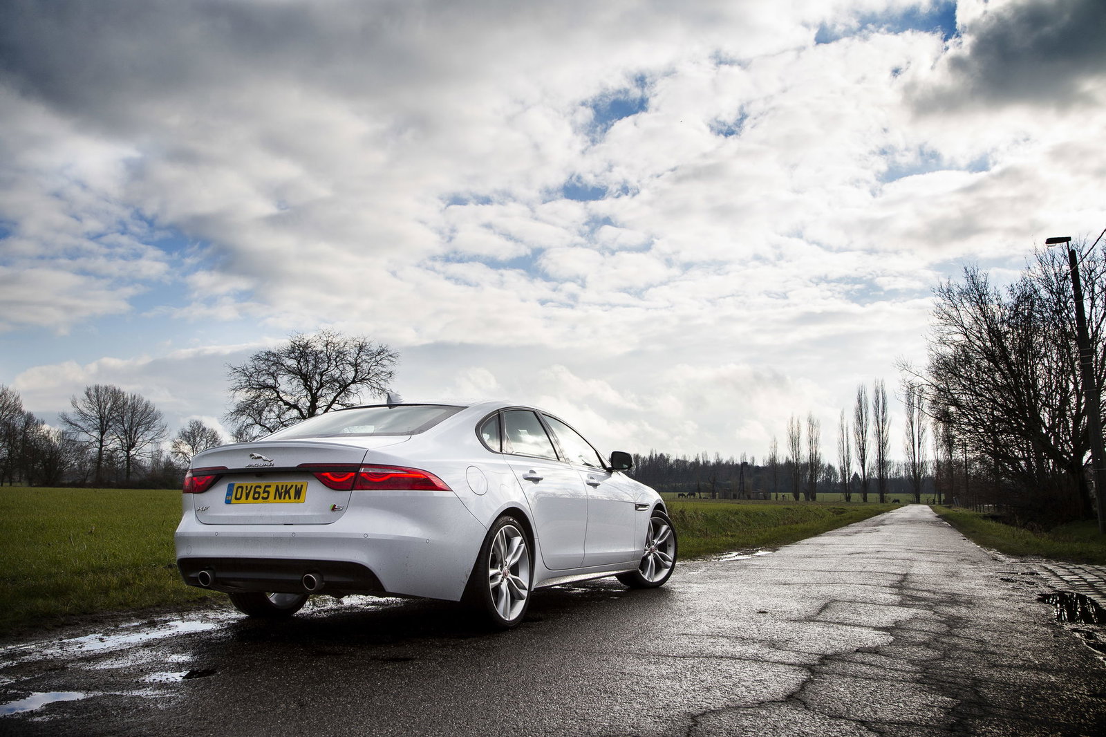 Why I'd Have A Diesel Jaguar XF S Over The 375bhp Petrol 