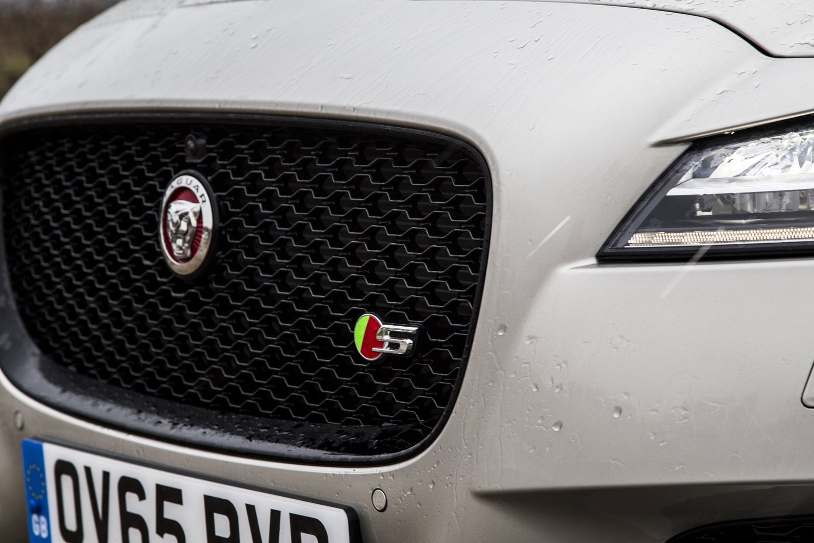 Why I'd Have A Diesel Jaguar XF S Over The 375bhp Petrol 