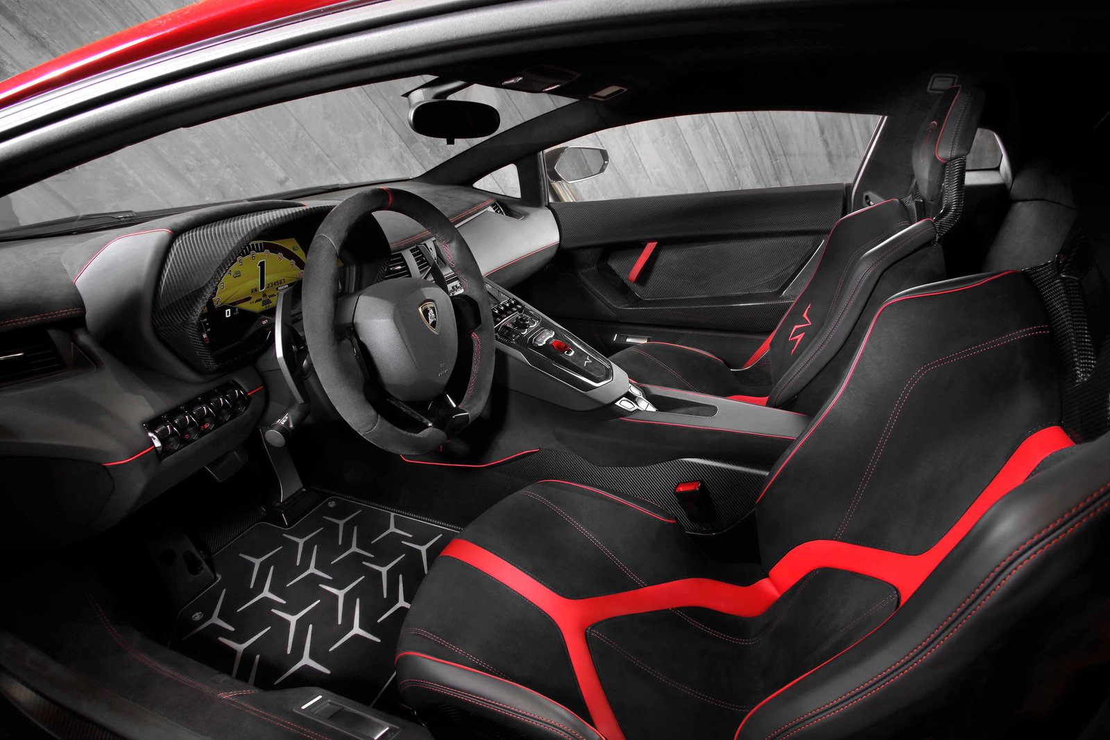 The Lamborghini Aventador SV Is 740bhp Of Lightweight Raging Bull