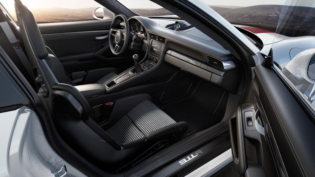 Here's The Porsche 911 R In All Its 493bhp Manual Gearbox Glory