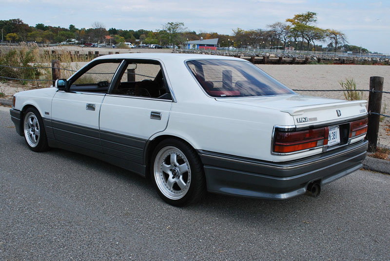 U.S. Rotary Fans: Buy This 1986 Mazda Luce Royal Classic Before