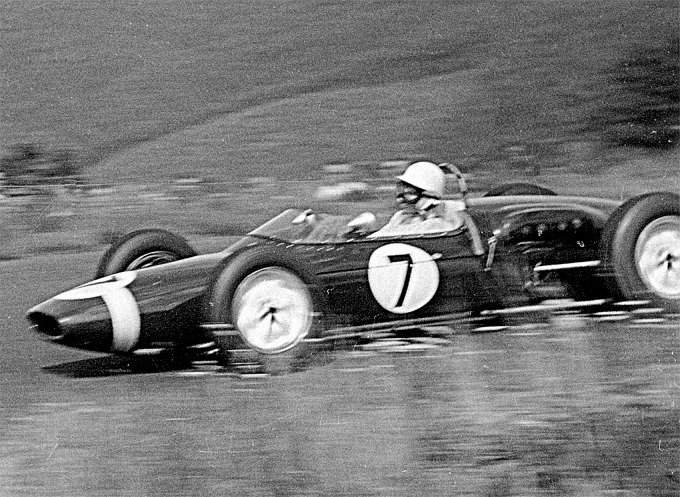 17 English Petrolheads That Make Us Proud