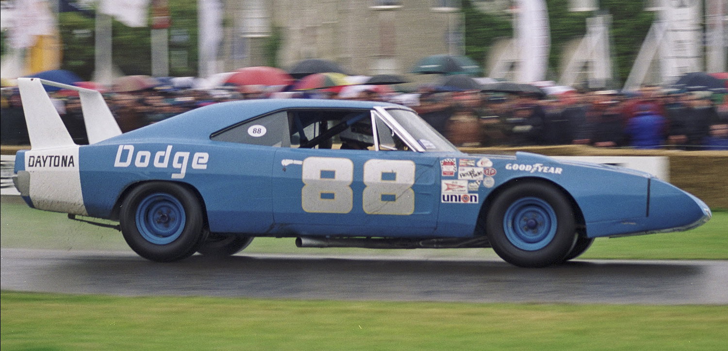 5 Innovative Race Cars That Were So Quick They Rewrote The Rulebooks