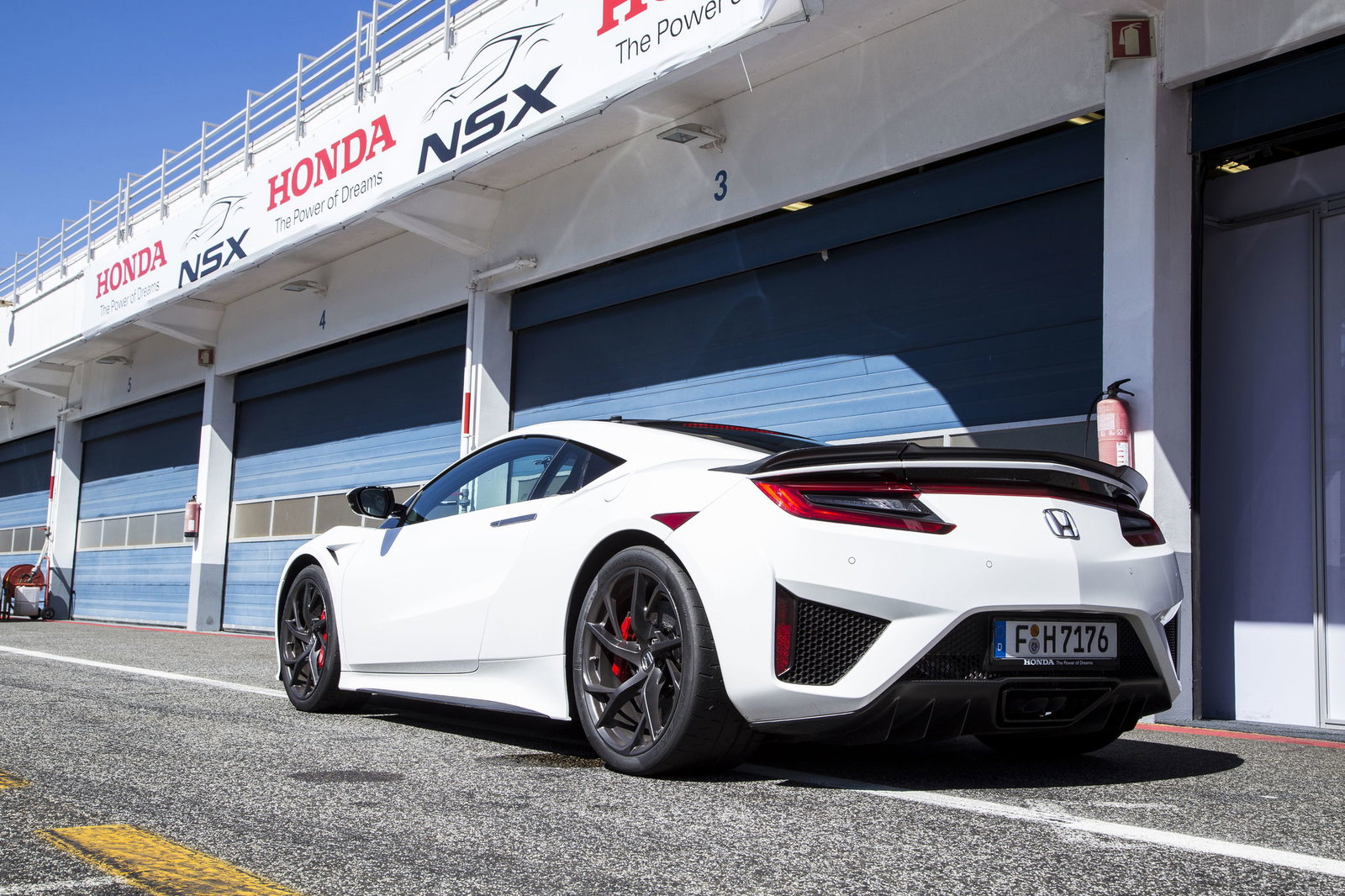 Honda NSX Review: The Spectacularly Geeky Supercar I’d Have Over An R8