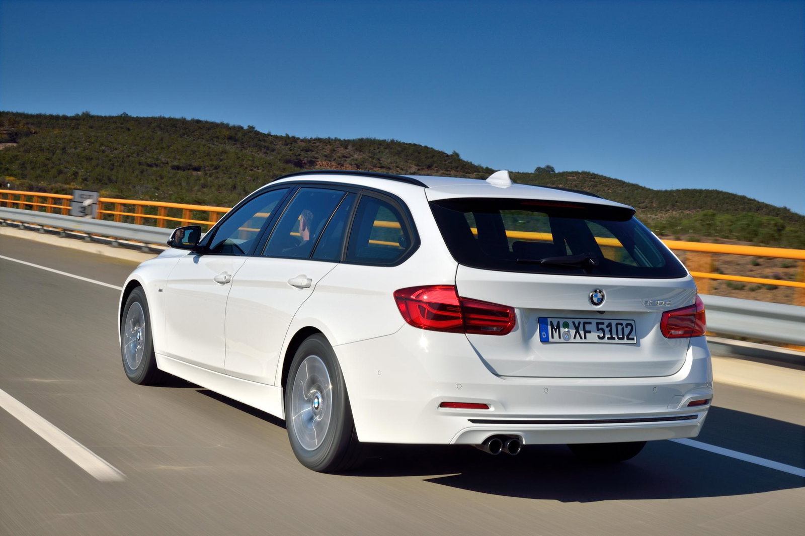 The BMW M760Li xDrive Is A 592bhp V12 Autobahn Weapon 