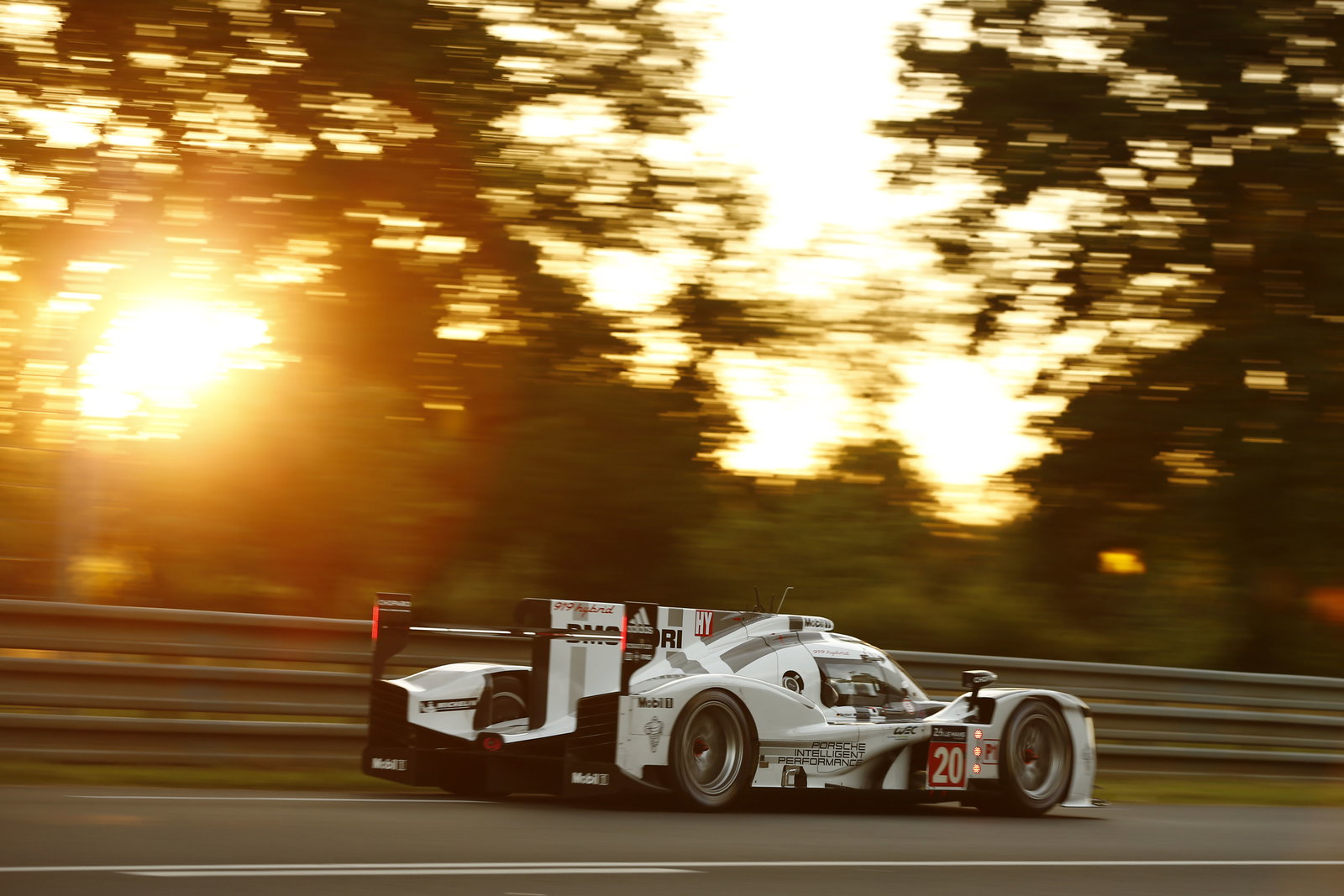 These Stunning Bentley Continental GT3-R Shots Will Add A Touch Of Class To Your Desktop