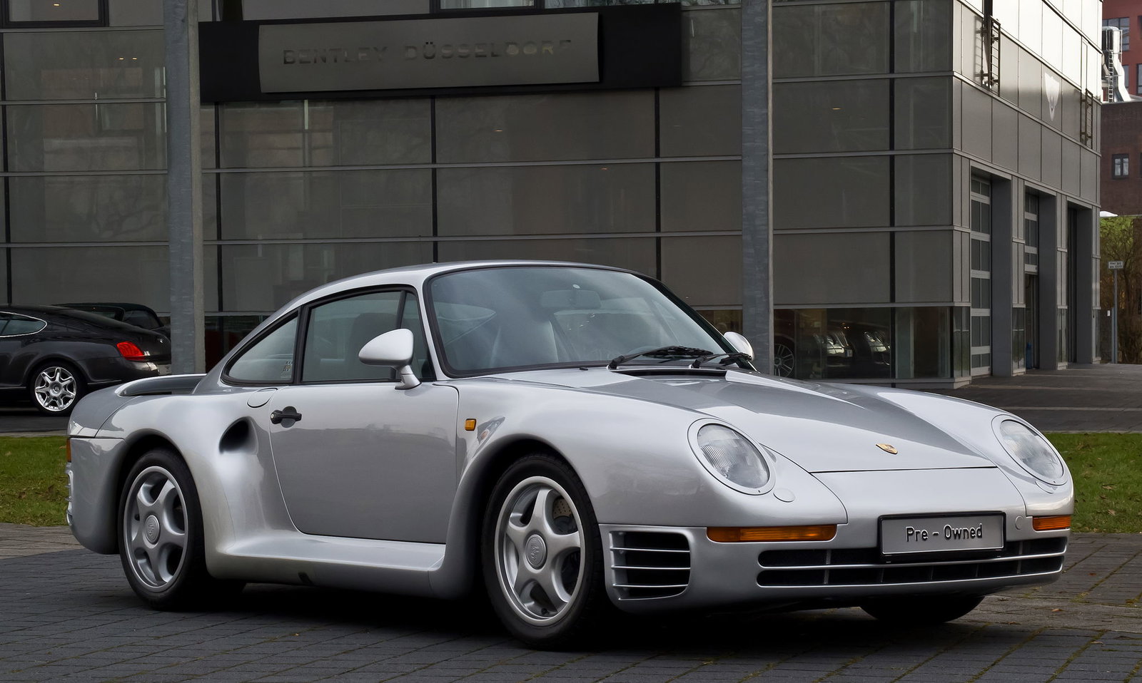 6 Cars That Were Technologically Ahead Of Their Time