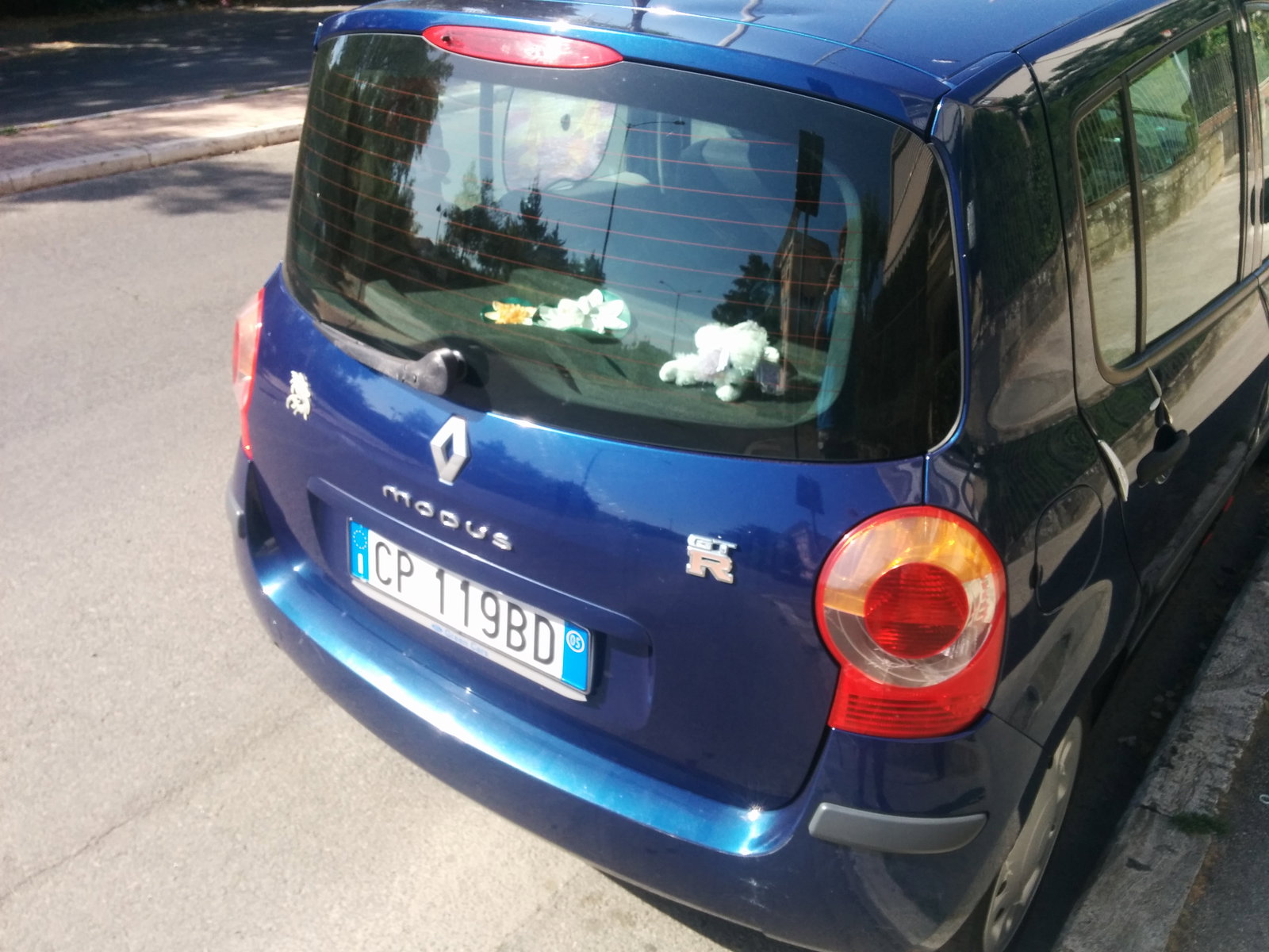 10 Fake Badging Fails That'll Make You Weep For Humanity