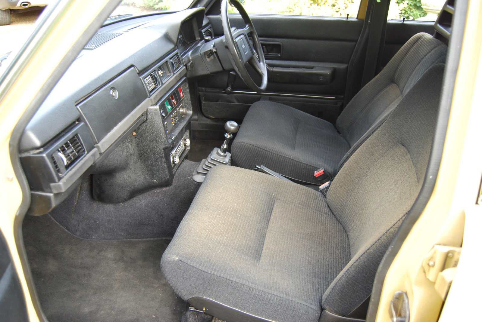 The interior is in great shape and looks comfy as hell too