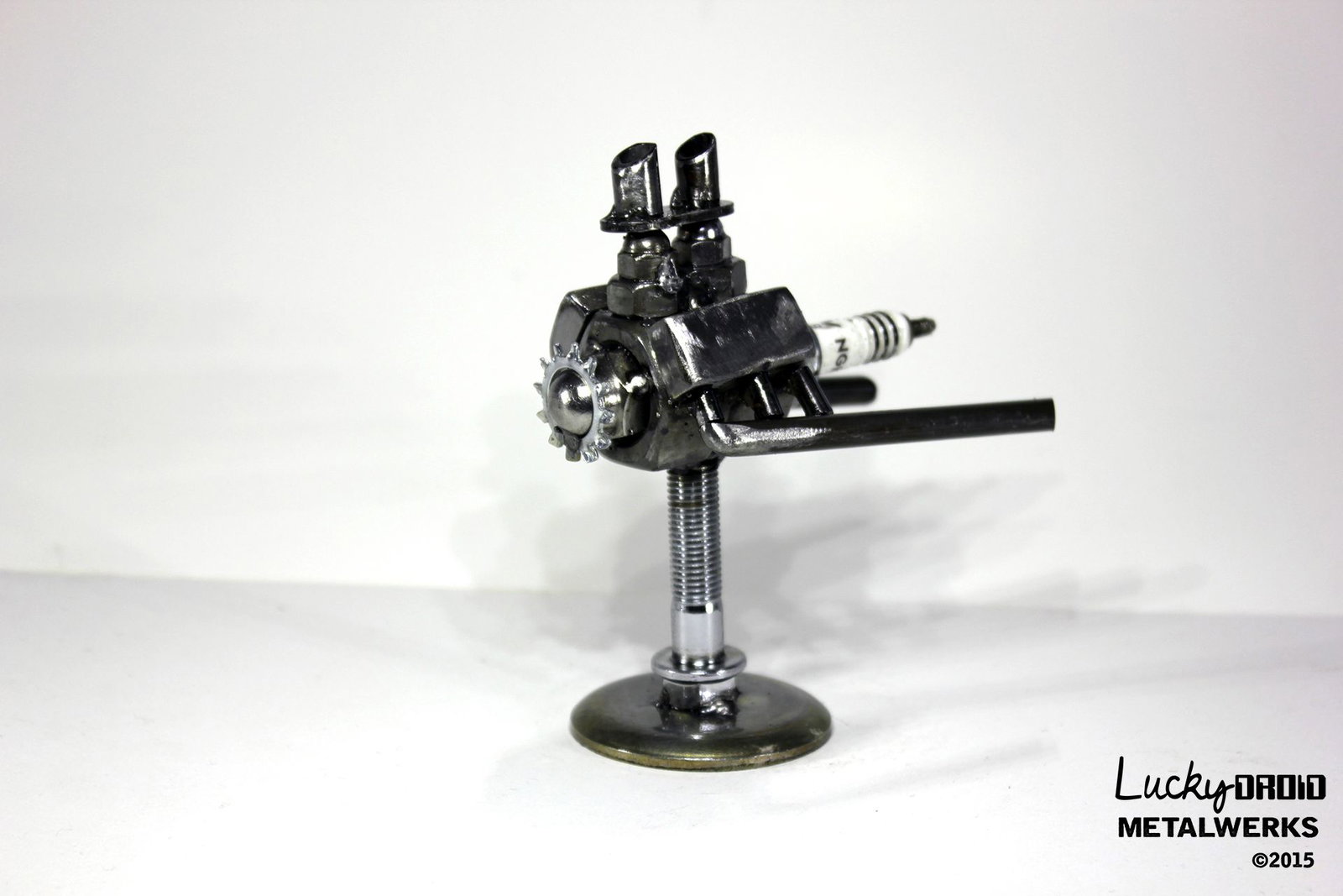 These Incredible Miniature Welded Engines Are the Coolest Things You'll See Today