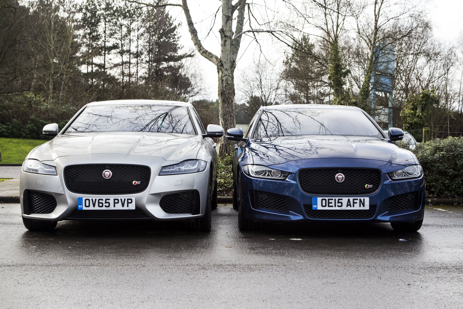 When getting the XE together with the XF, it's a case of playing spot the difference...