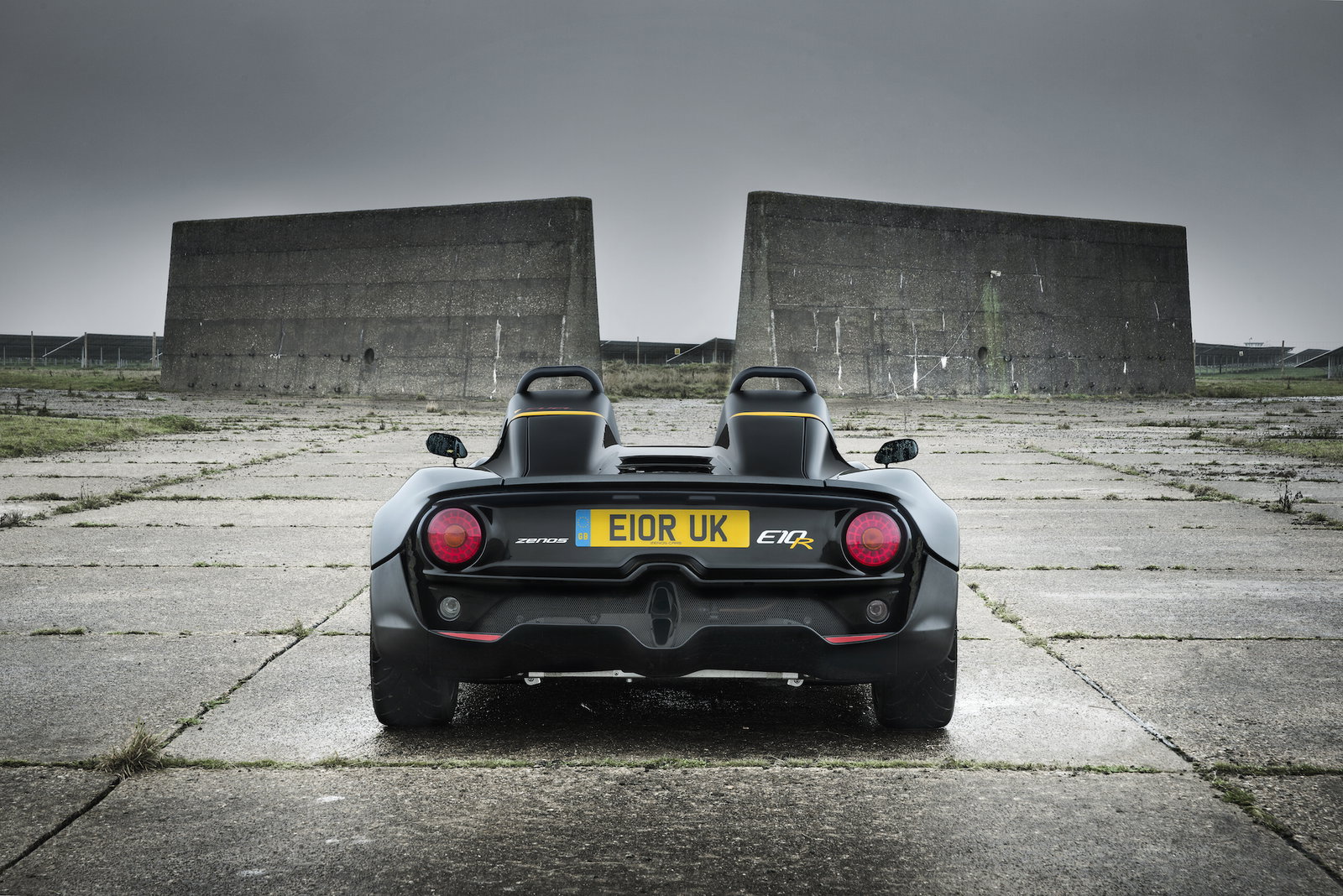 The Zenos E10 R Is A Ford Focus RS-Engined Sports Car With A Veyron-Like Power-To-Weight Ratio 