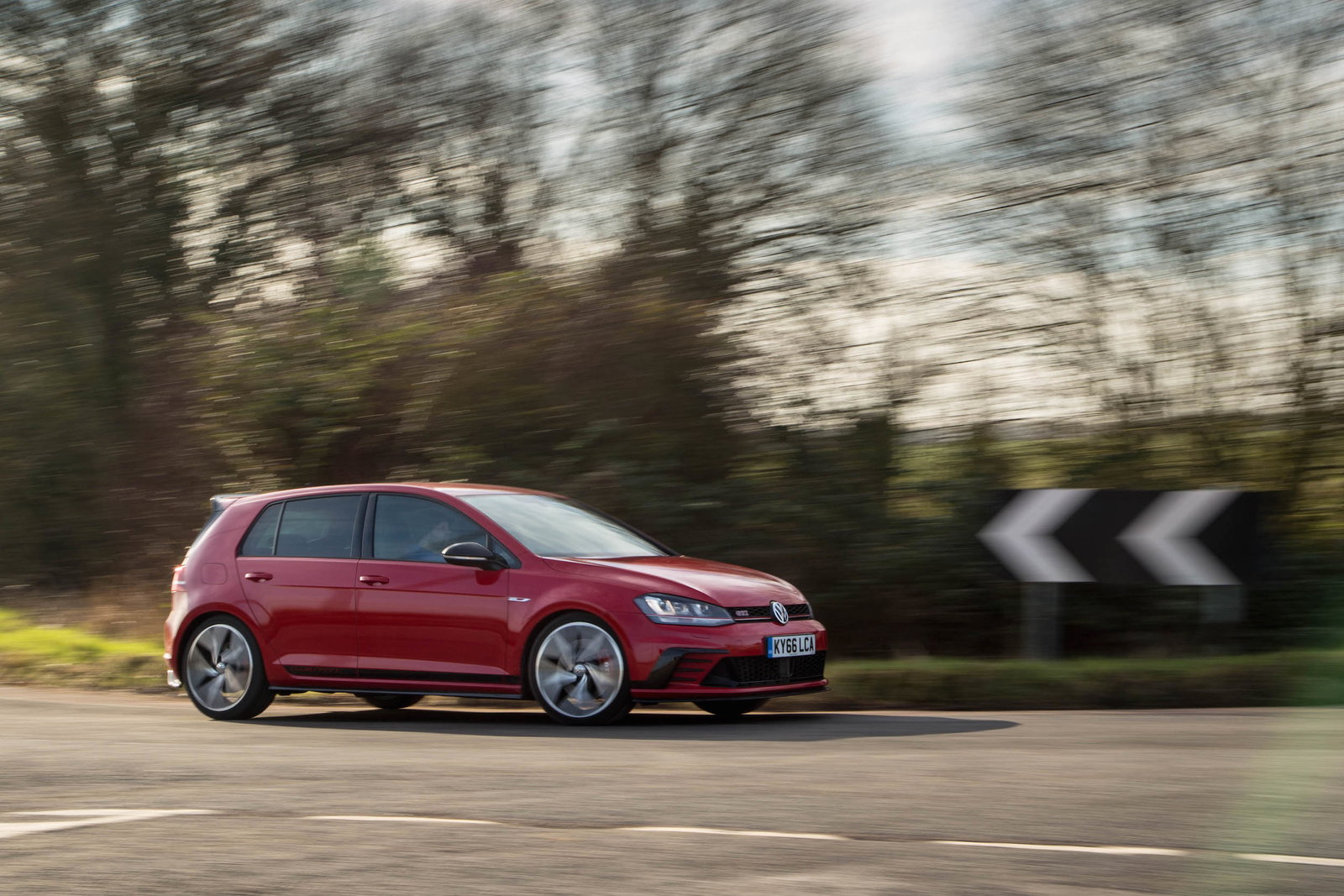 Here's Why the Ferrari Testarossa Is Shooting Up in Value