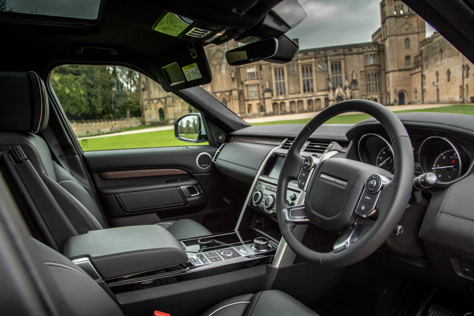 7 Things I Learned After Driving A 2018 Land Rover Discovery