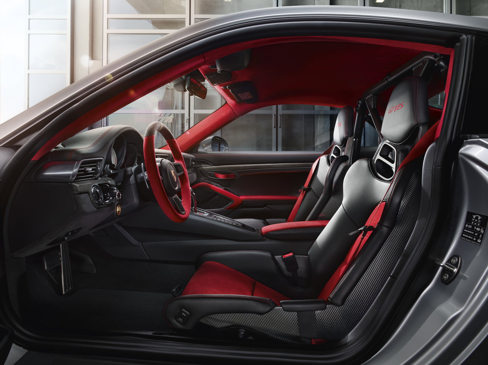 The 690bhp Porsche 911 GT2 RS Is A Seriously Rapid Slice Of Stuttgart Perfection