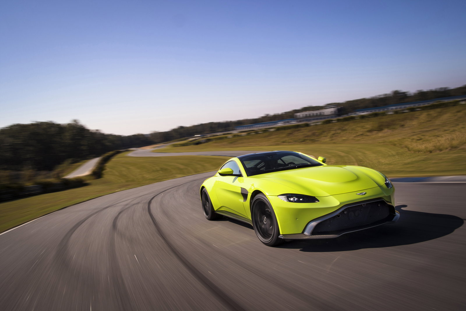 Even At Light Throttle, The Apollo IE's V12 Sounds Amazing