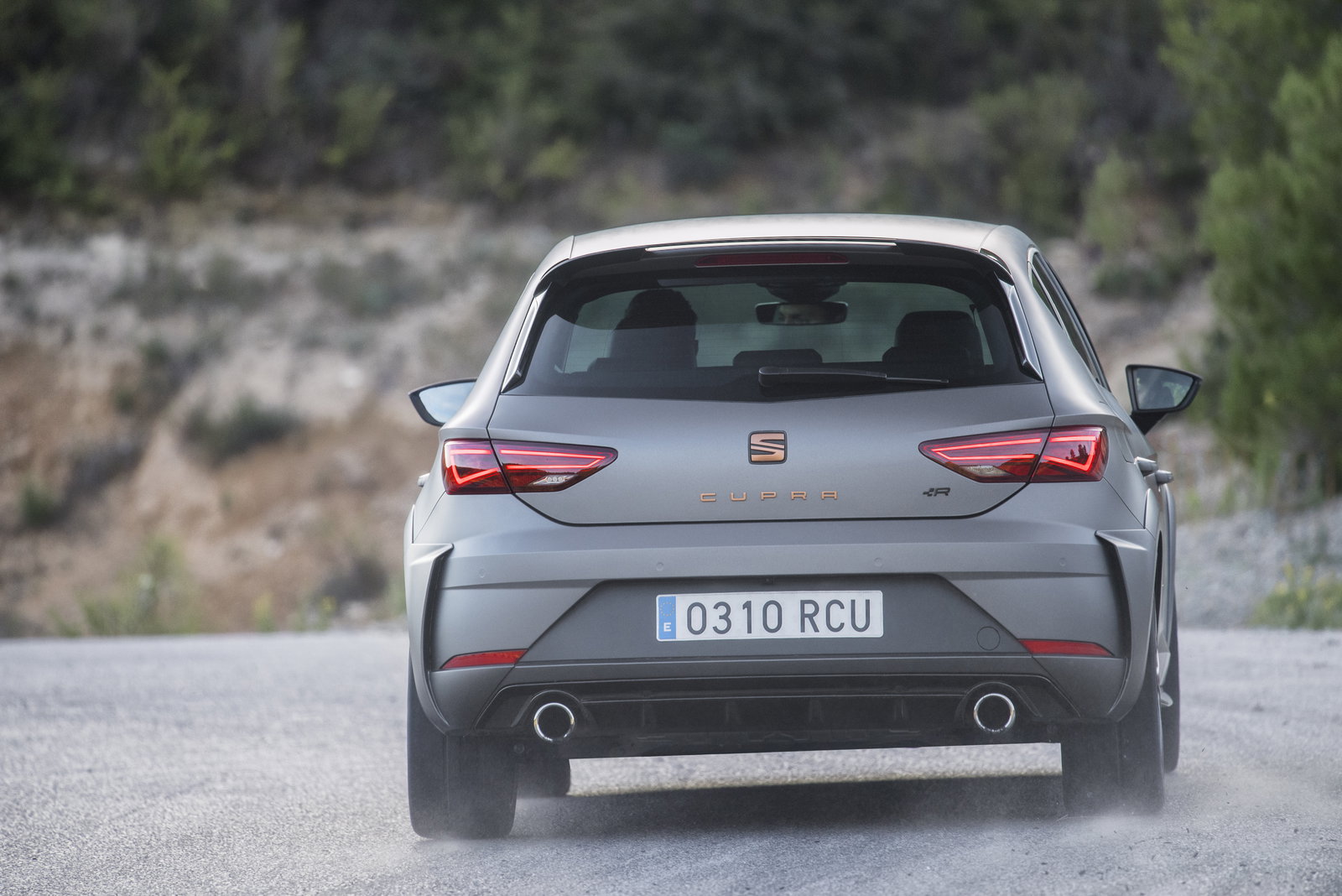 Seat Leon Cupra R Review: The Spanish GTI Clubsport S?