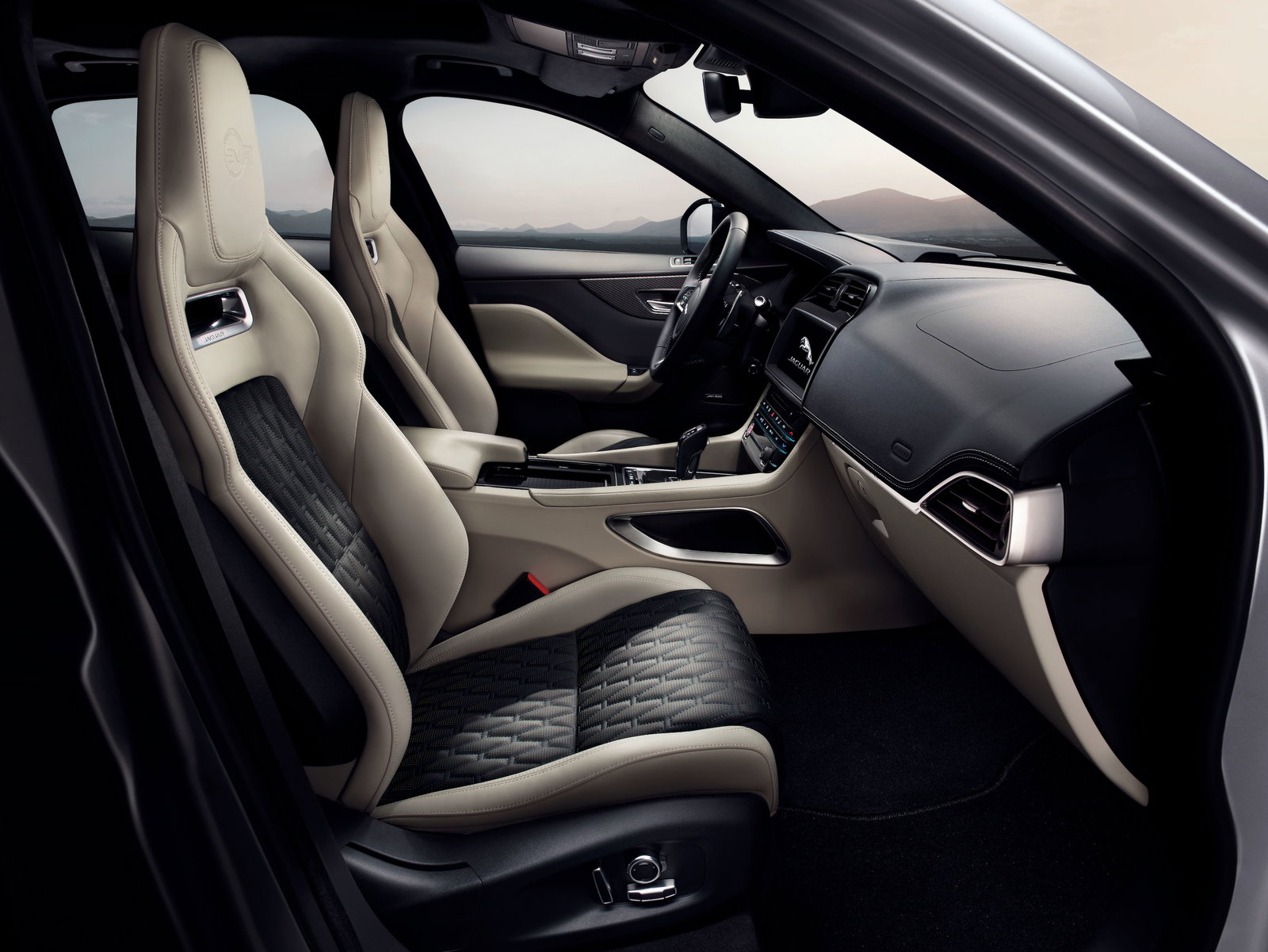 Say Hello To The 542bhp Jaguar F-Pace SVR