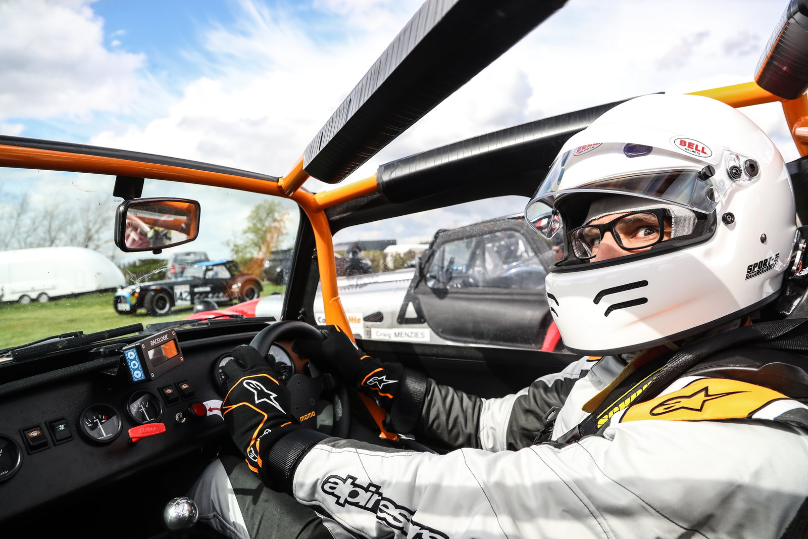 Game face = on (Photo: SnappyRacers.com)