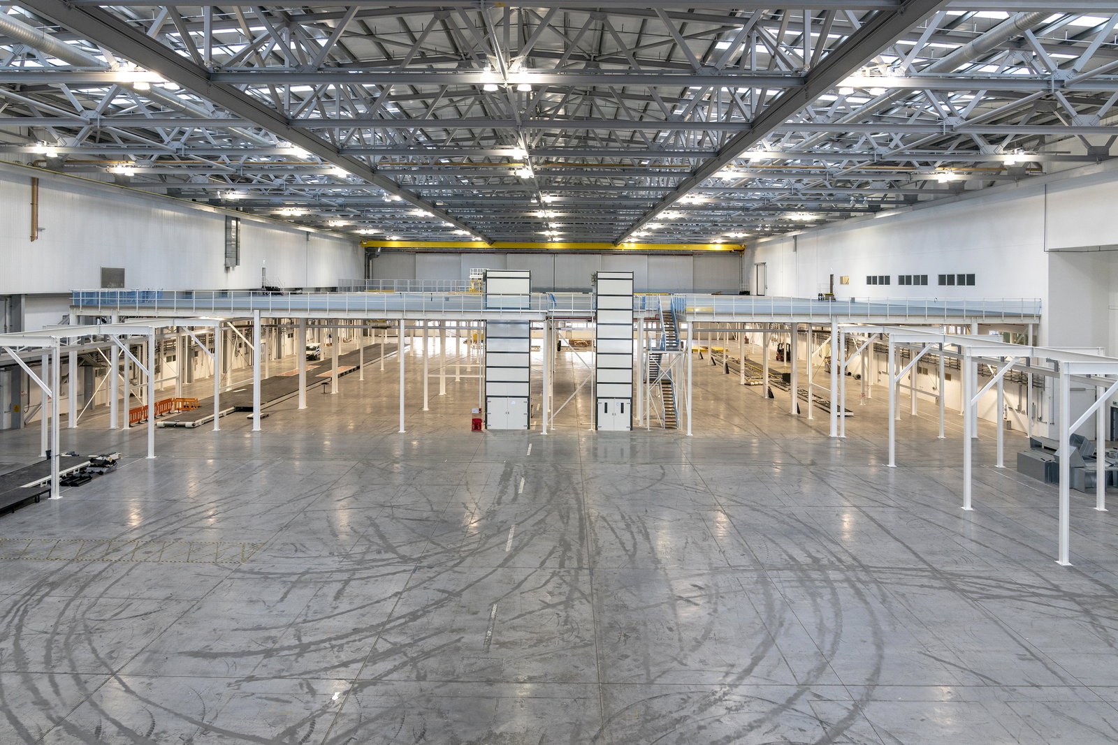 Here's A Tour Of The Spookily Quiet New Aston Martin Factory