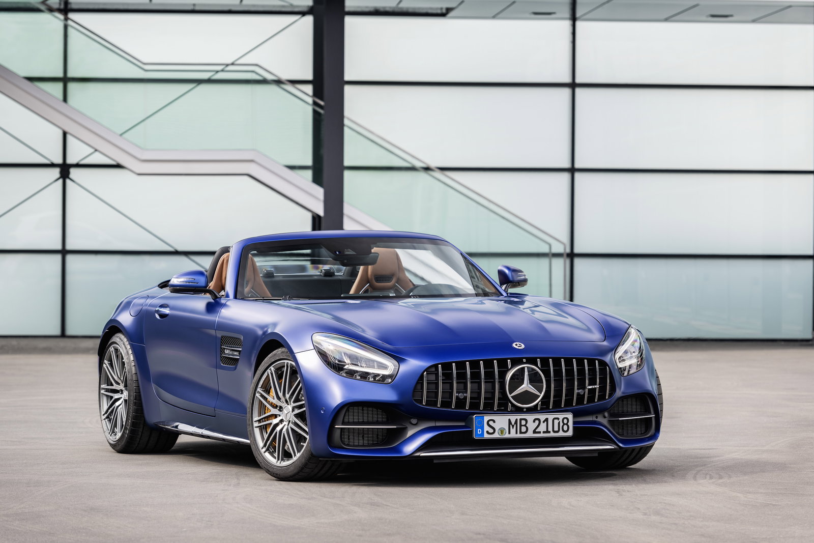 The New Mercedes-AMG GT R Pro Is An Angry V8 Aero-Fest