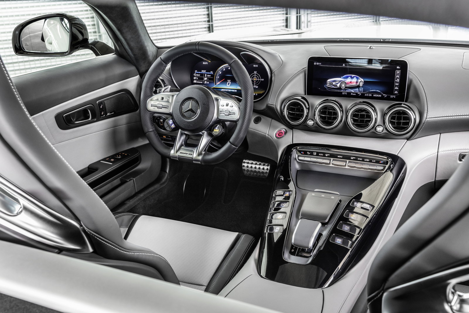 The New Mercedes-AMG GT R Pro Is An Angry V8 Aero-Fest