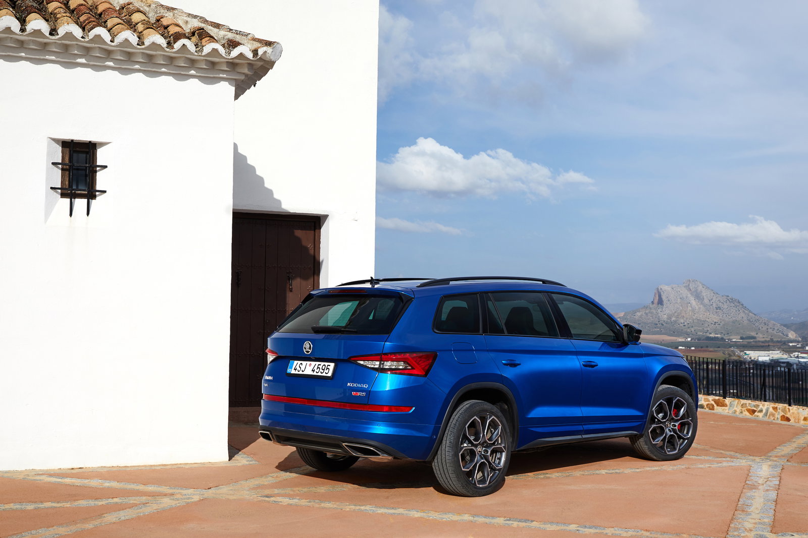 Skoda Kodiaq vRS Review: The 'Hot' SUV That's Barely Lukewarm
